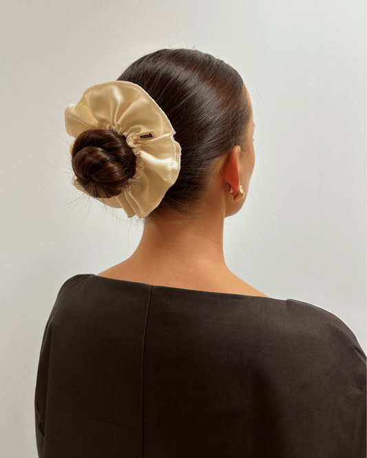 SILK SATIN CREAM SCRUNCHIE