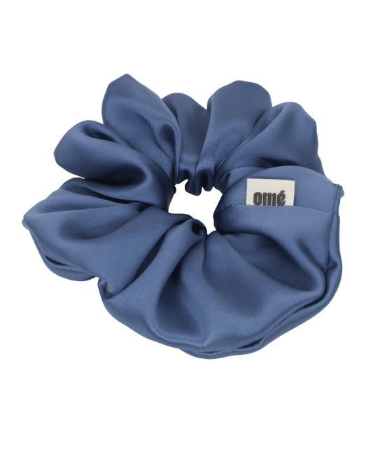 LE BLEU EN SATIN DE SOIE